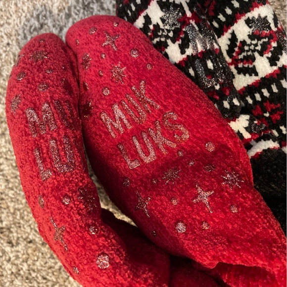Muk Luks Womens 2pr Sherpa Cabin Socks Red Snowflake Slippers - Picture 6 of 9